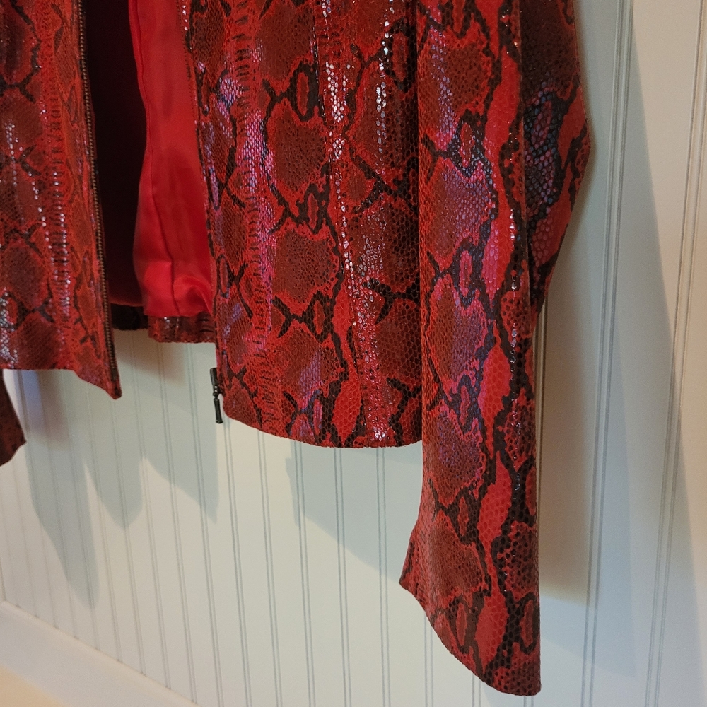 💋🔥90's red leather snake jacket! - Picture 4 of 9
